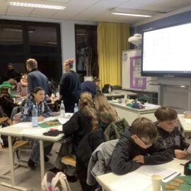 24 Schülerinnen und Schüler knobeln bei Langer Nacht der Mathematik 24 Schülerinnen und Schüler knobeln bei Langer Nacht der Mathematik