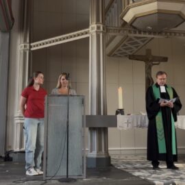 Die Brücke ins Leben – von Hoffnung umgeben, Abiturgottesdienst der Wilhelm-Kraft-Gesamtschule